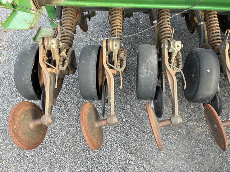 2009-john-deere-1590-image-15