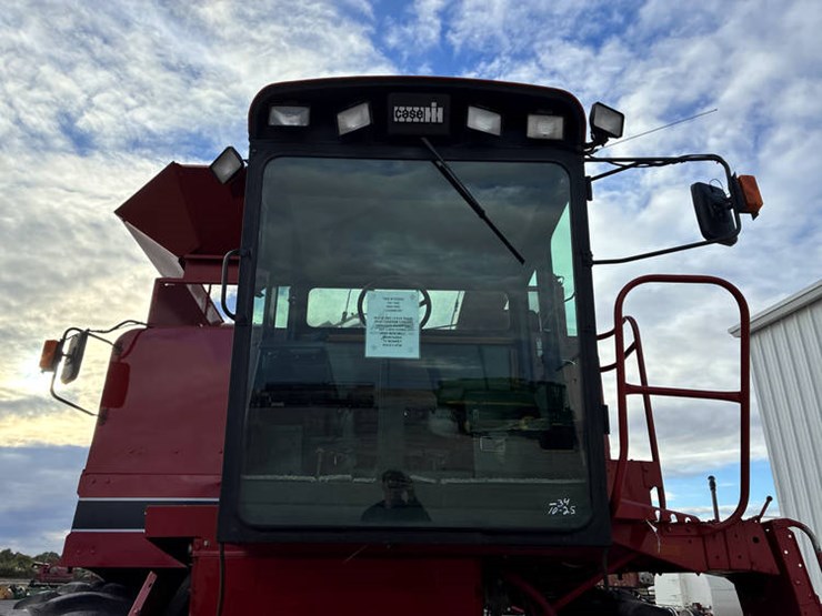 1990-case-ih-1660-image-12