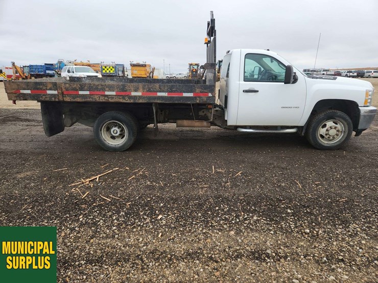 2013-chevrolet-silverado-3500hd-image-23