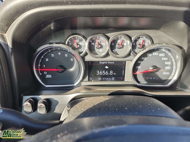 2021-chevrolet-silverado-2500hd-image-9