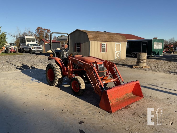 2016-kubota-l3301d-image-6