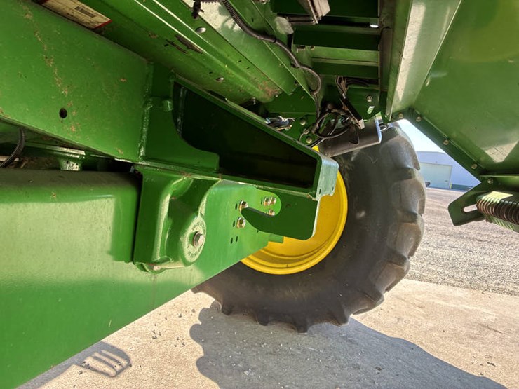 2013-john-deere-s670-image-49