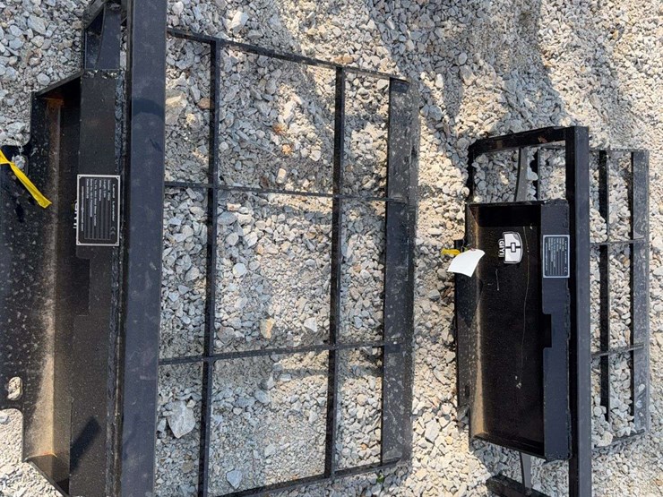 mini-skid-steer-land-leveler-image-1