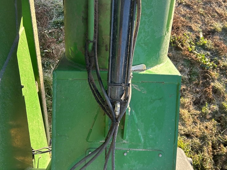 2010-parker-1348-image-45