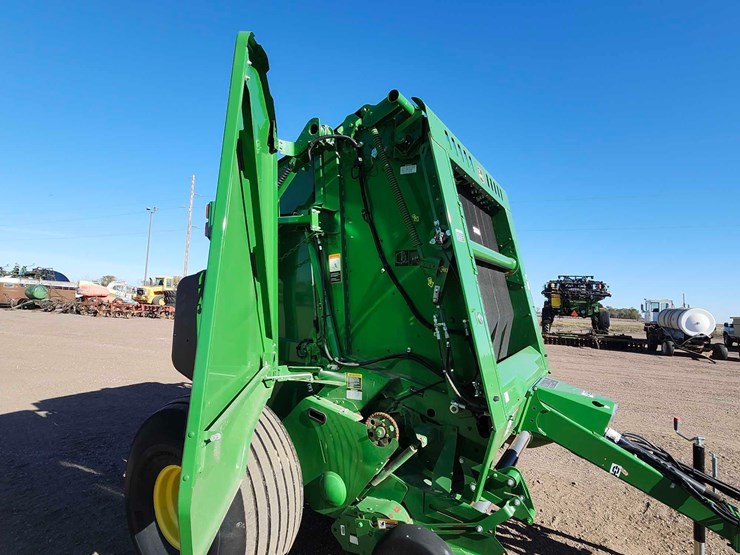 2023-john-deere-560m-image-10