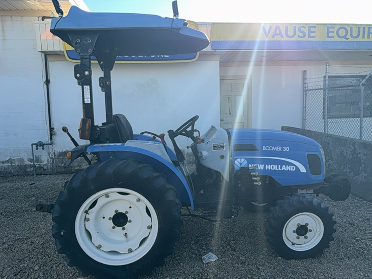 new-holland-boomer-30-image-39