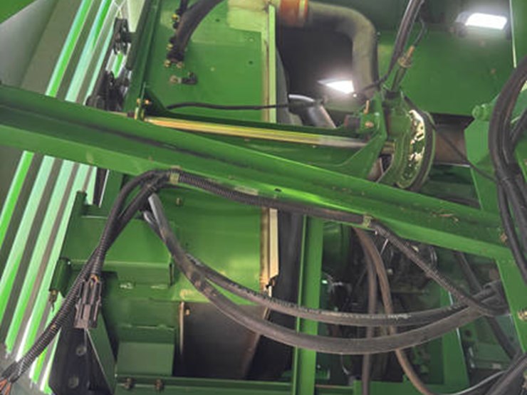 2005-john-deere-9560-sts-image-35