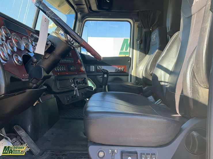 2016-western-star-4900-image-11
