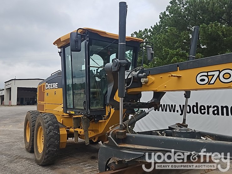 2019-deere-670g-image-18