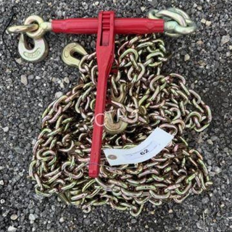#62 • (2) 3/8" 20' Chains & (1) 9,200 lb Boomer