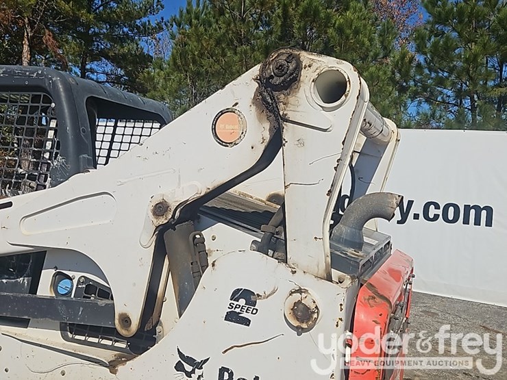 2016-bobcat-t870-image-18