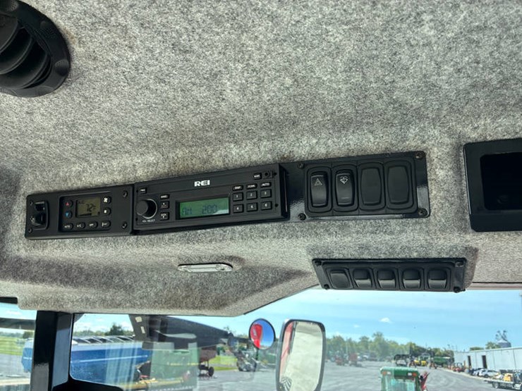 #122136-•-2009-mf-9795-#huc7217-image-114