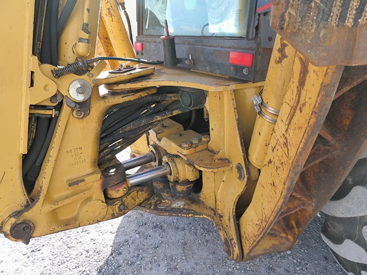 2001-caterpillar-420d-image-17