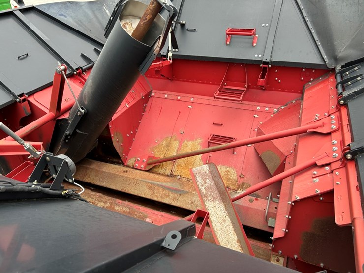 2019-case-ih-8250-image-33