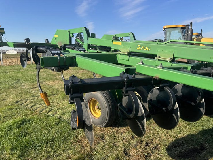 john-deere-2700-image-26