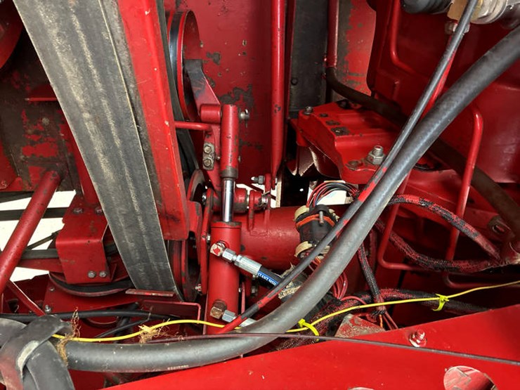 1990-case-ih-1660-image-93