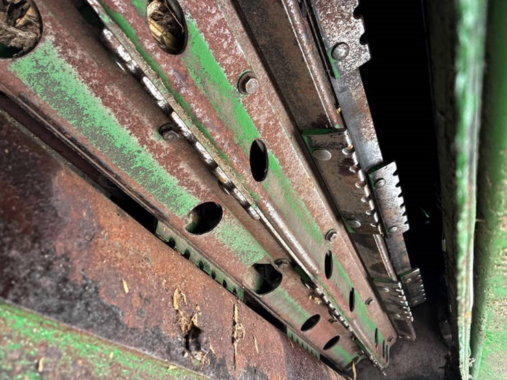 2009-john-deere-9770-sts-image-33