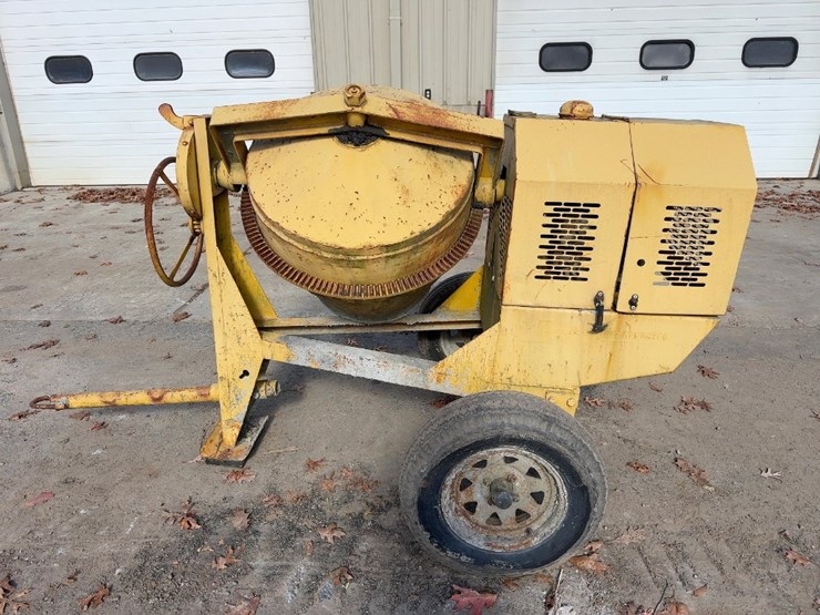 tow-behind-concrete-mixer-image-2
