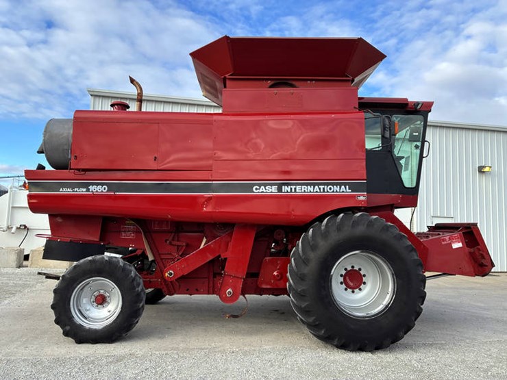 1990-case-ih-1660-image-3
