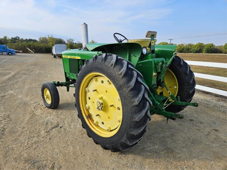 john-deere-2520-image-39