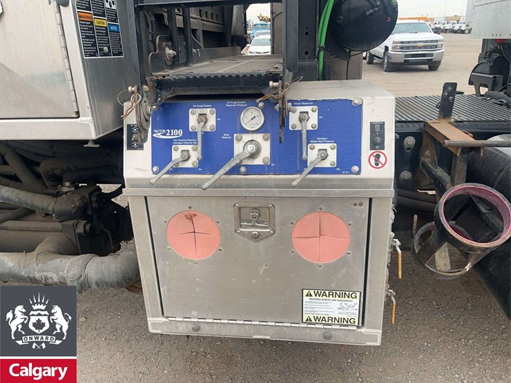 2015-freightliner-114sd-image-19