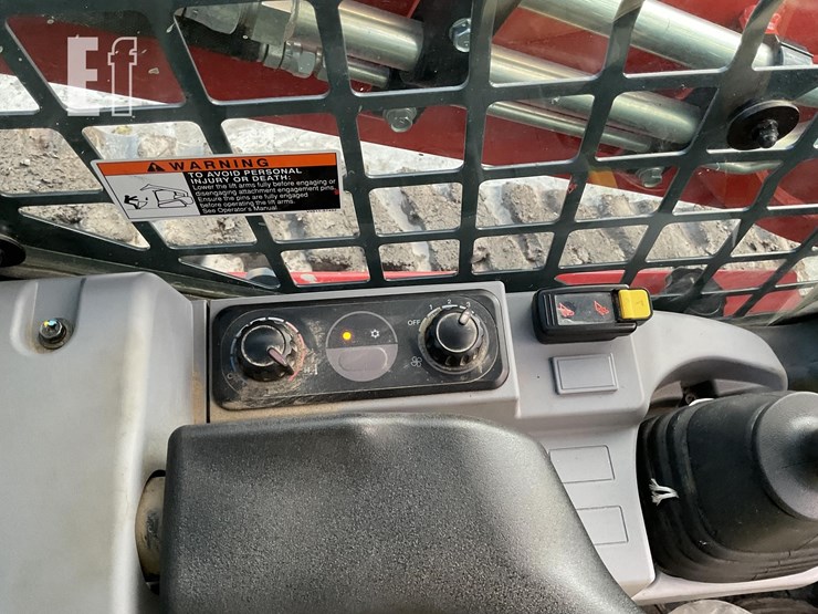 2023-kubota-svl75-3-image-15