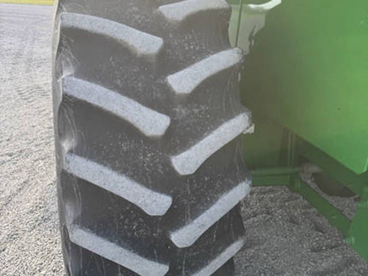 2005-john-deere-9560-sts-image-11