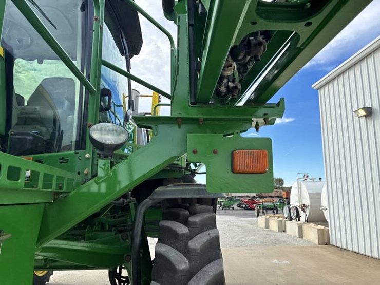 2014-john-deere-r4038-image-50