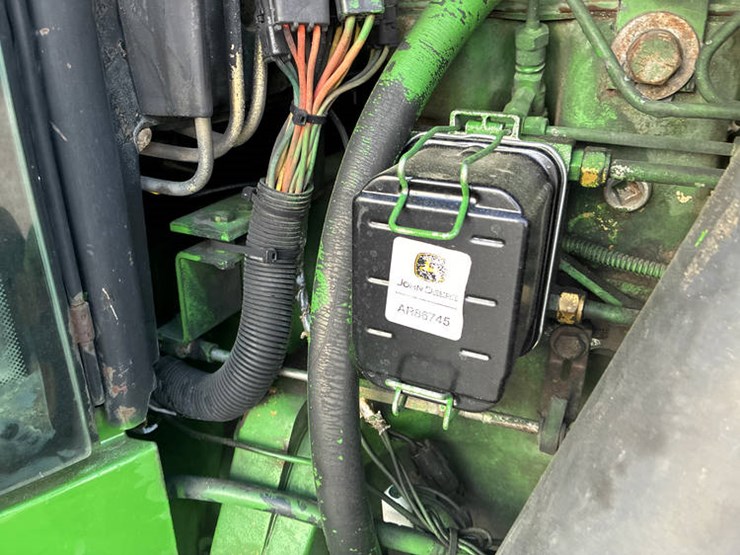 1994-john-deere-4560-image-39
