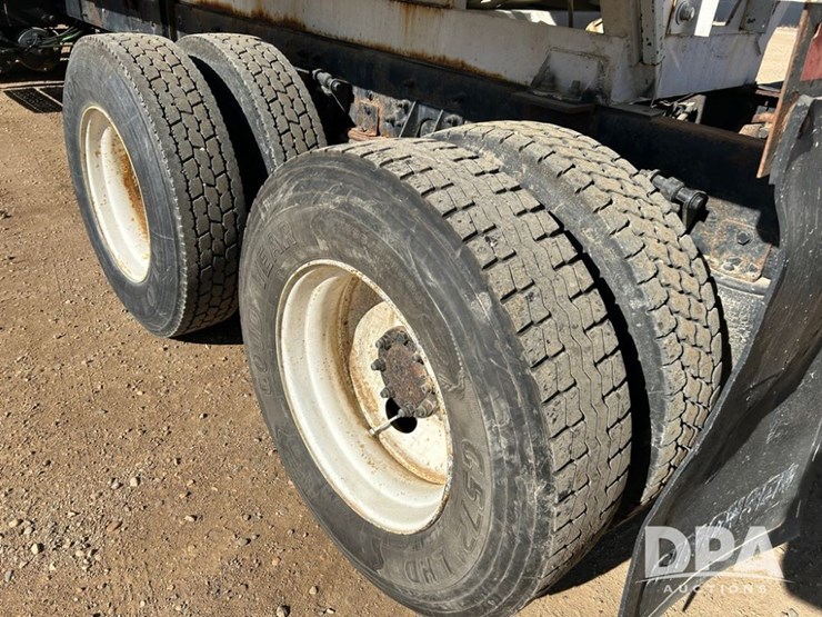 2005-ihc-4400-dry-tender-truck-(cp1274,-unit-ag706)-image-22