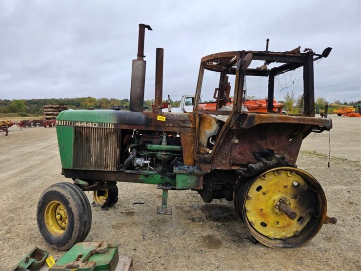 john-deere-4440-image-2