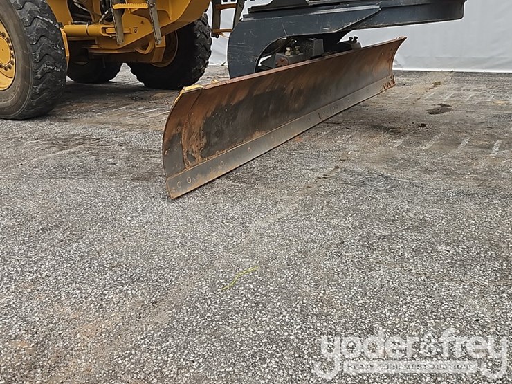 2019-deere-670g-image-15