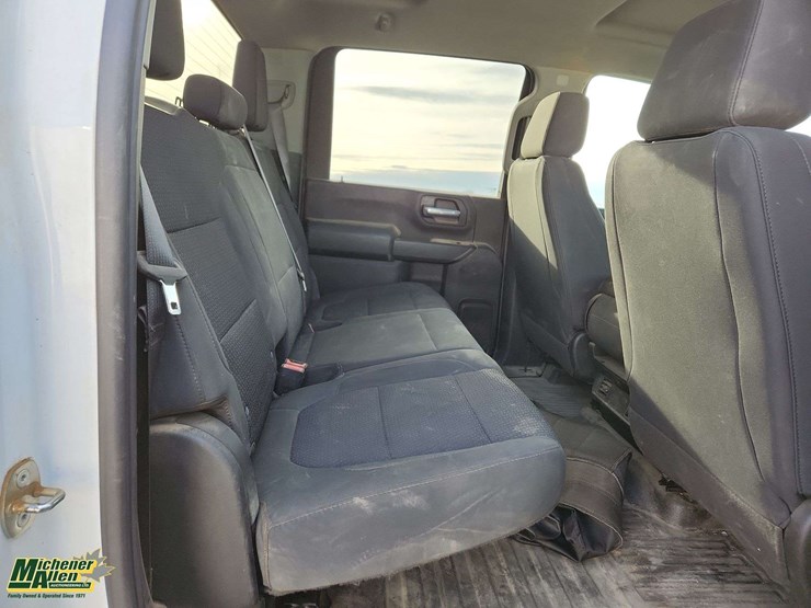 2020-chevrolet-silverado-2500hd-image-18