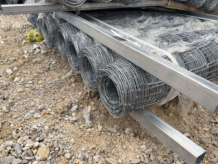 (10)-rolls-4’x100’-heavy-duty-field-fence-image-2