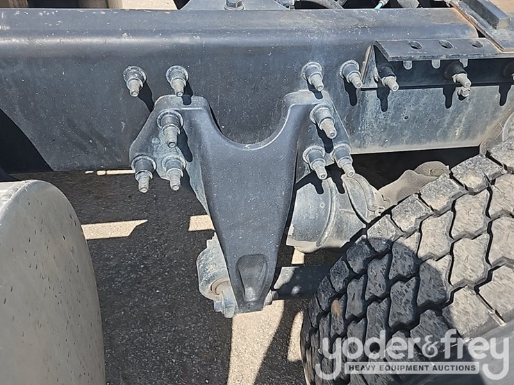 2017-international-8600-image-16