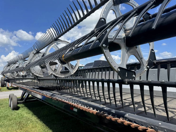 2023-mac-don-fd240-image-42