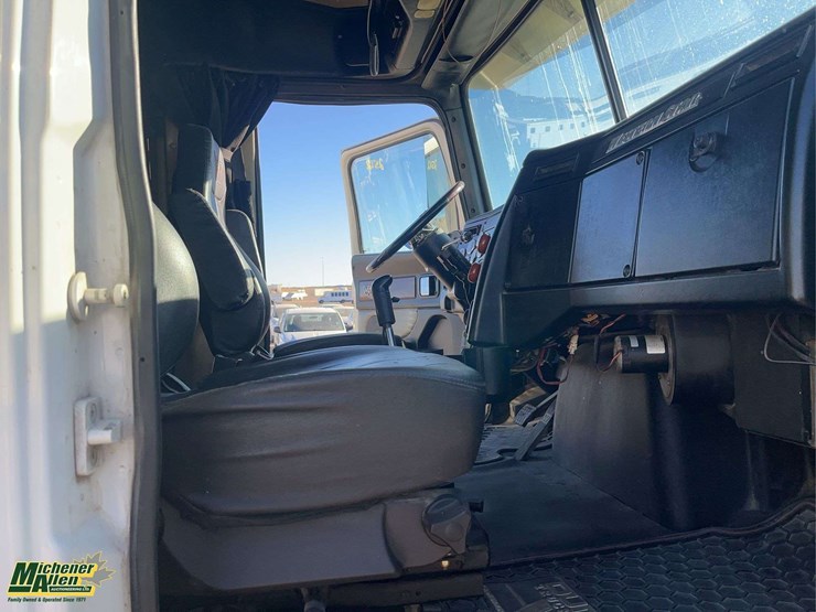 2016-western-star-4900-image-17