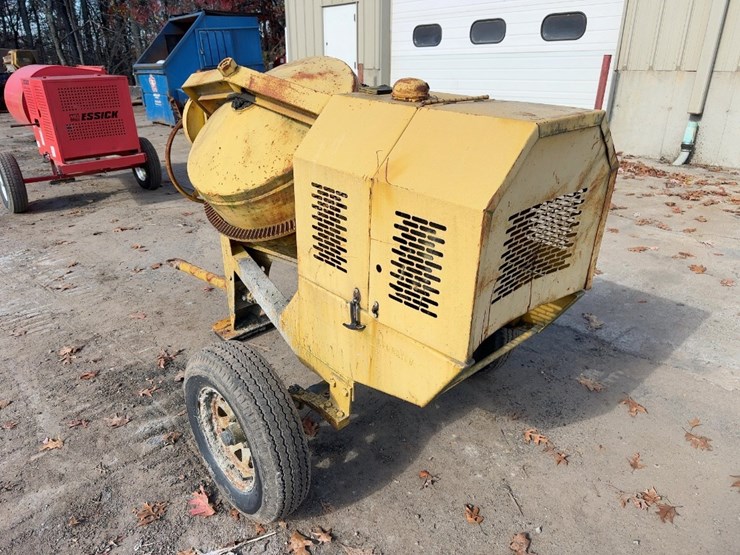 tow-behind-concrete-mixer-image-3