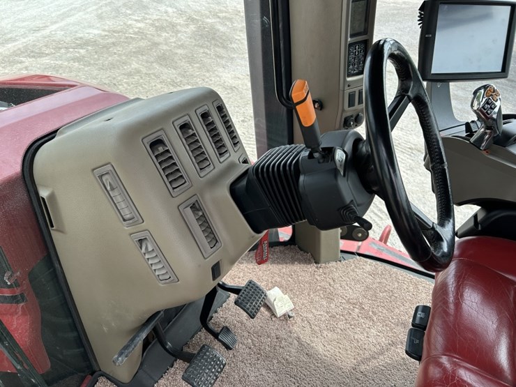 2013-case-ih-steiger-550-image-28