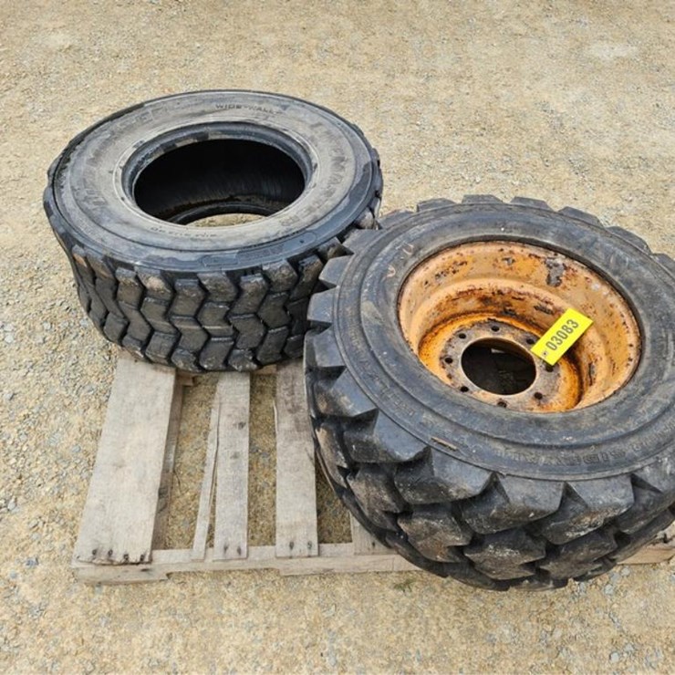 #3083 • (2) Tires