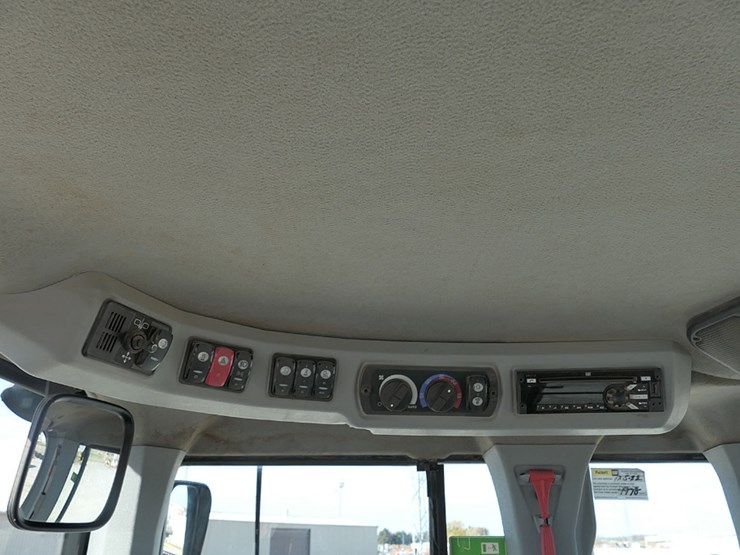 2014-caterpillar-930k-image-39