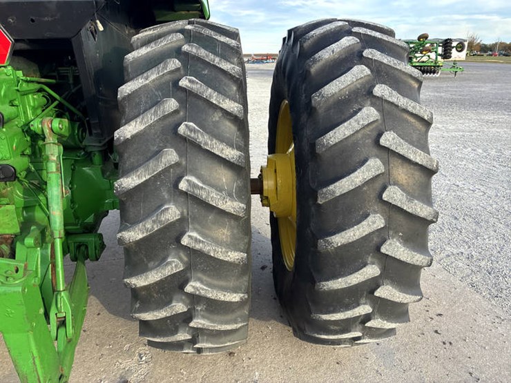 1994-john-deere-4560-image-59