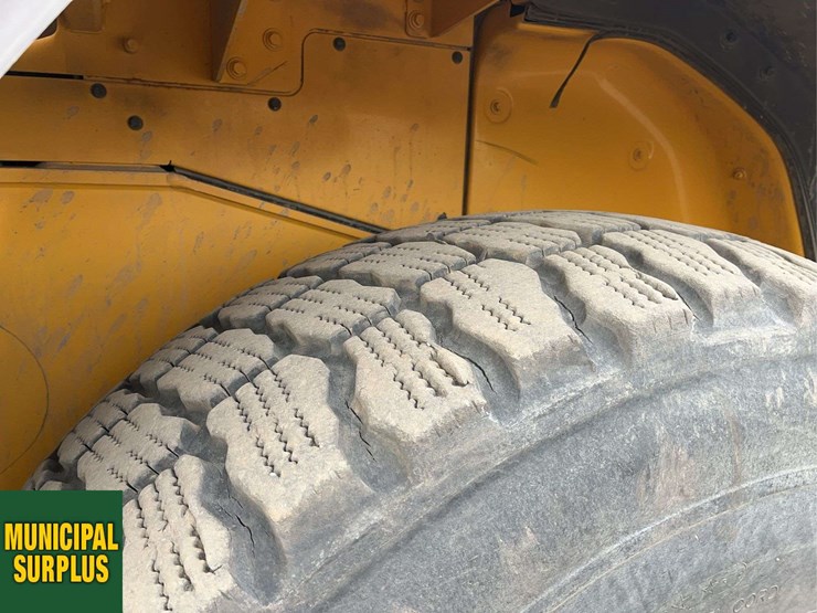 2015-volvo-l110h-image-8