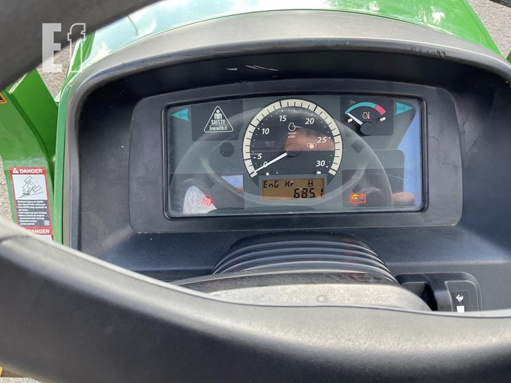 2015-john-deere-4044m-image-20