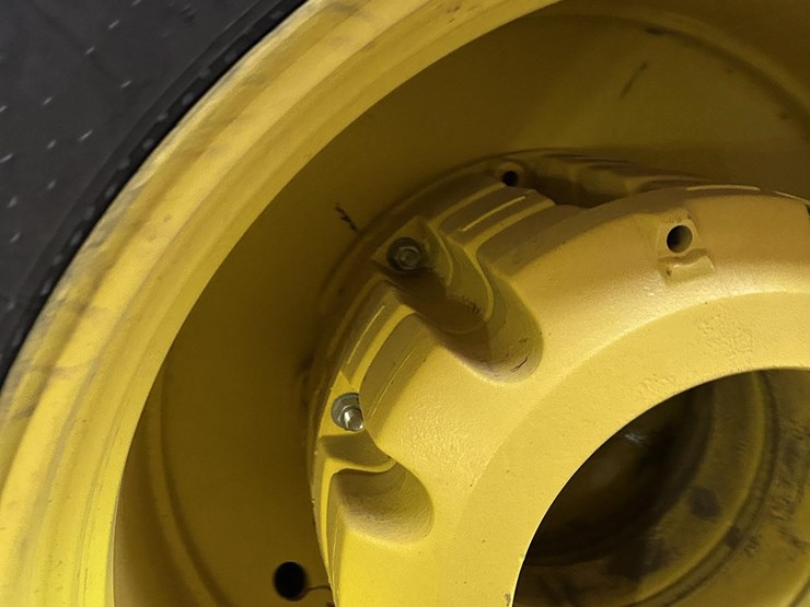 2022-john-deere-9r-590-image-28