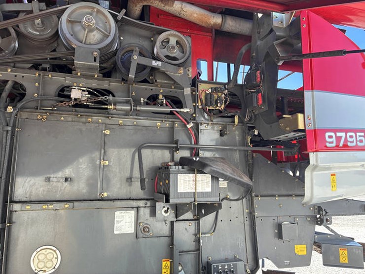 #122136-•-2009-mf-9795-#huc7217-image-64