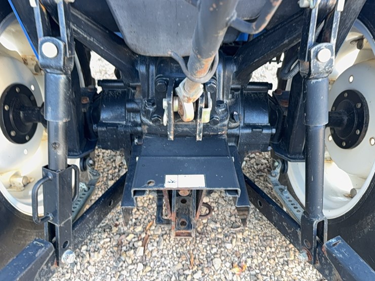 new-holland-boomer-30-image-17