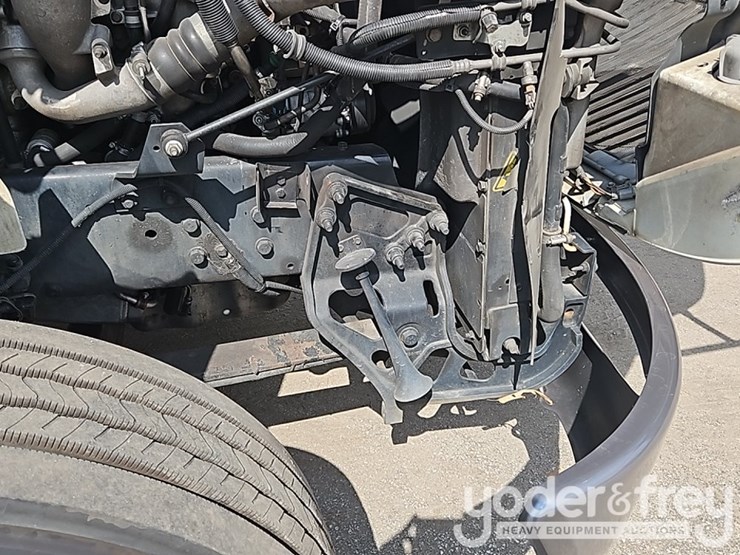 2017-international-8600-image-33