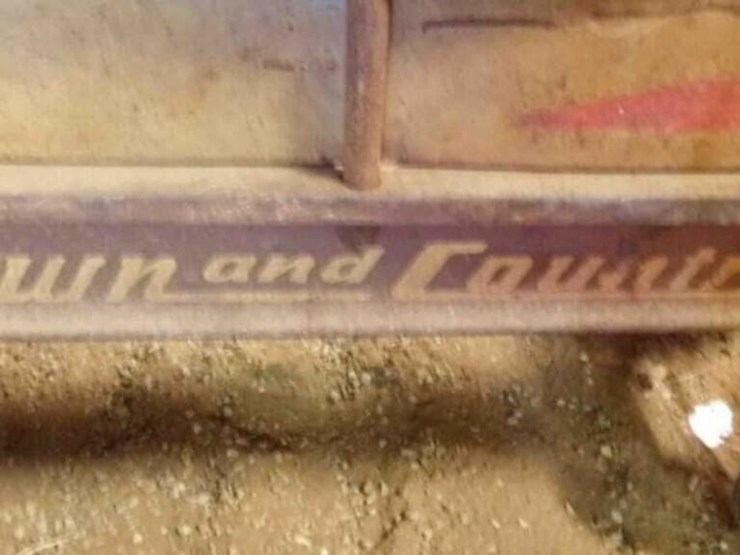 metal-town-&-country-wagon-image-2