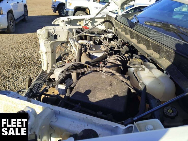 2025-chevrolet-silverado-1500-image-24